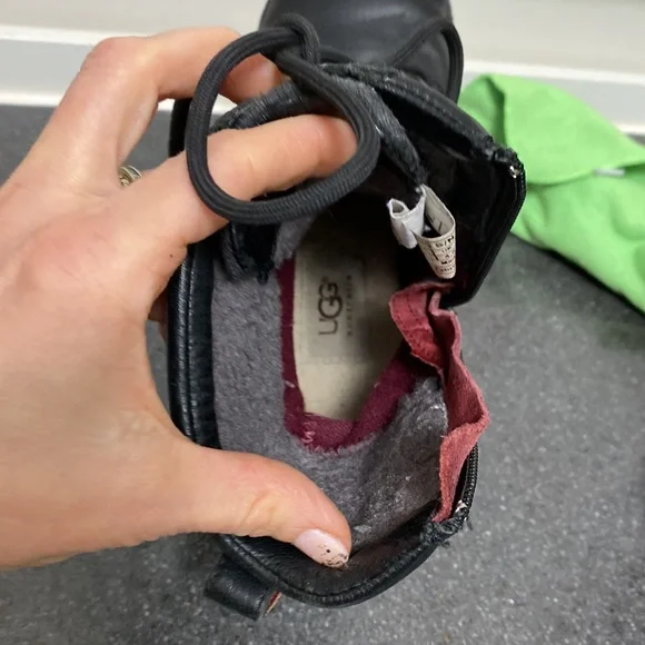 UGG WATERPROOF Fall / Winter Boot - Picture 9 of 12